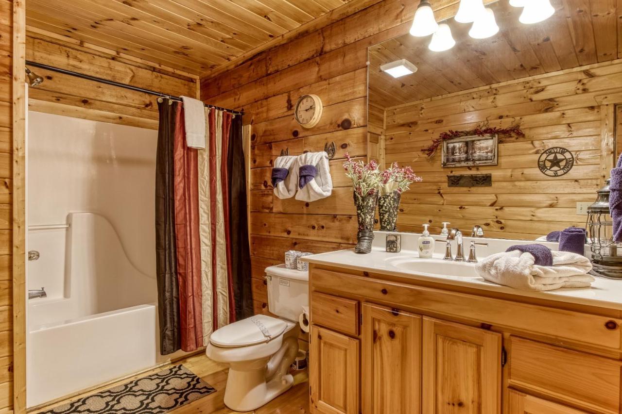 Magical Moments, Hot Tub, Wifi, 1089 Free Tickets Each Paid Day, Dollywood And More Гатлінбург Екстер'єр фото